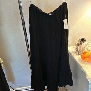 Black woven skirt from Nordstrom. Brand new with tags